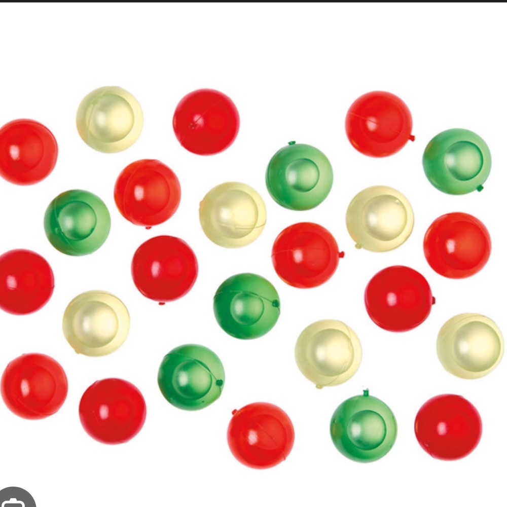 NWT Merry Moments 25 count reusable ice cubes